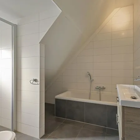 Holiday home Oude Nieuwelandseweg 33a Ijsvogel Met Jacuzzi, Extra Kosten Voor Gebruik